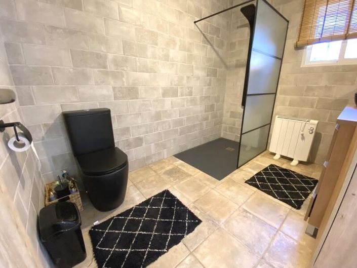 Image No.12-3 Bed Property for sale