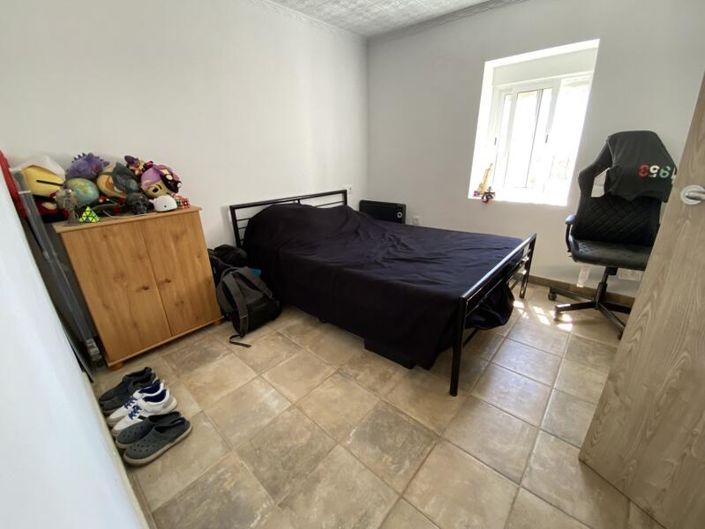 Image No.15-3 Bed Property for sale