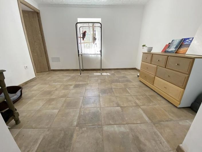 Image No.19-3 Bed Property for sale