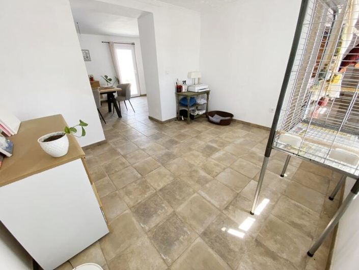 Image No.20-3 Bed Property for sale