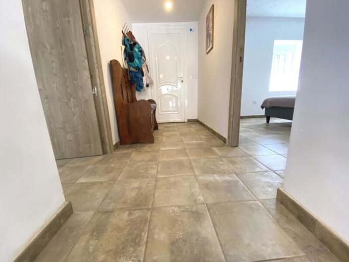 Image No.22-3 Bed Property for sale