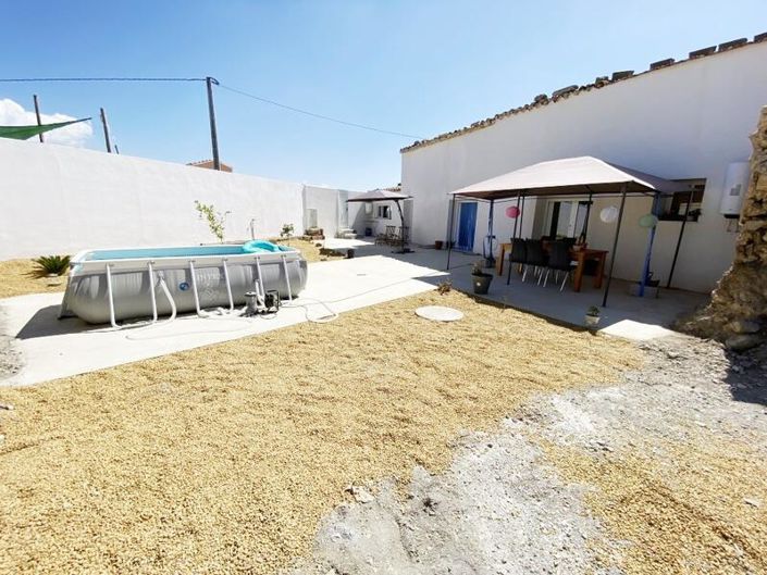 Image No.27-3 Bed Property for sale