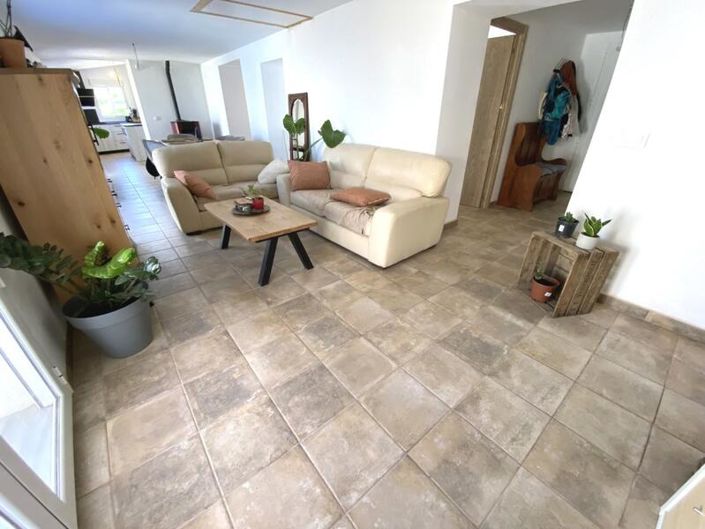 Image No.5-3 Bed Property for sale