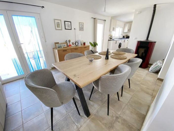 Image No.8-3 Bed Property for sale