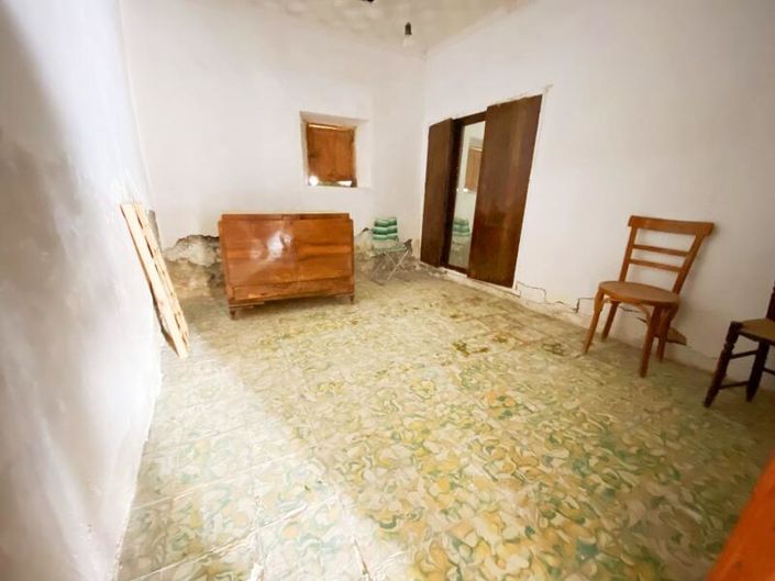 Image No.15-4 Bed Property for sale