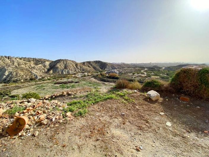 Image No.2-4 Bed Property for sale