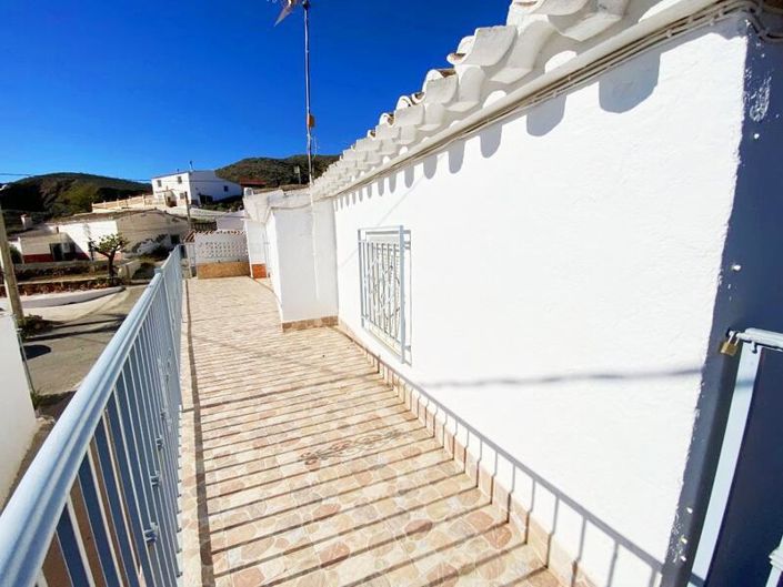 Image No.25-5 Bed Property for sale