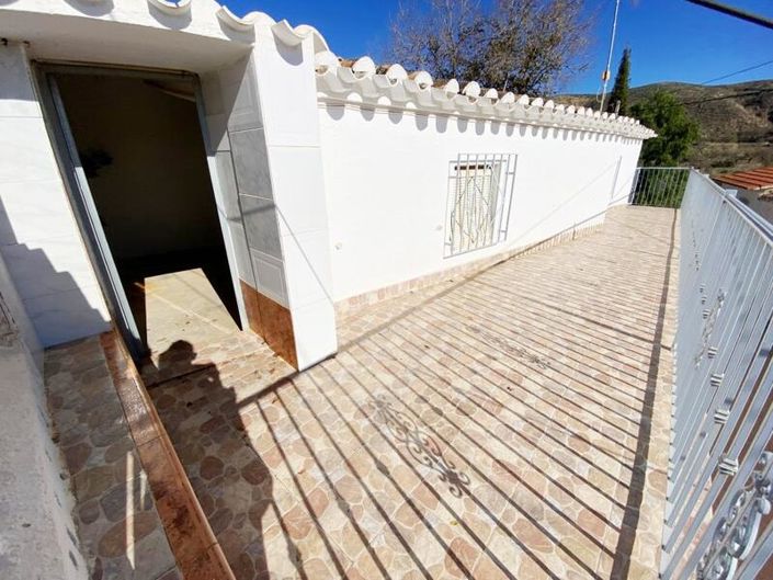 Image No.27-5 Bed Property for sale