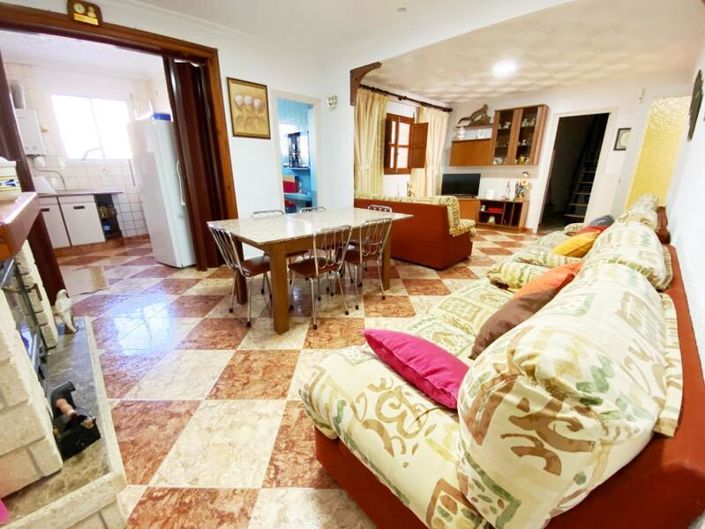 Image No.9-5 Bed Property for sale