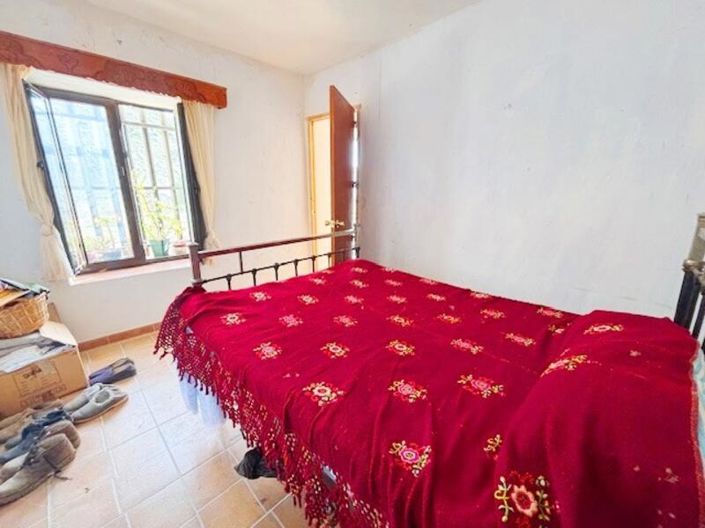 Image No.14-3 Bed Property for sale