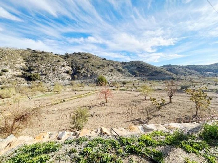 Image No.26-3 Bed Property for sale