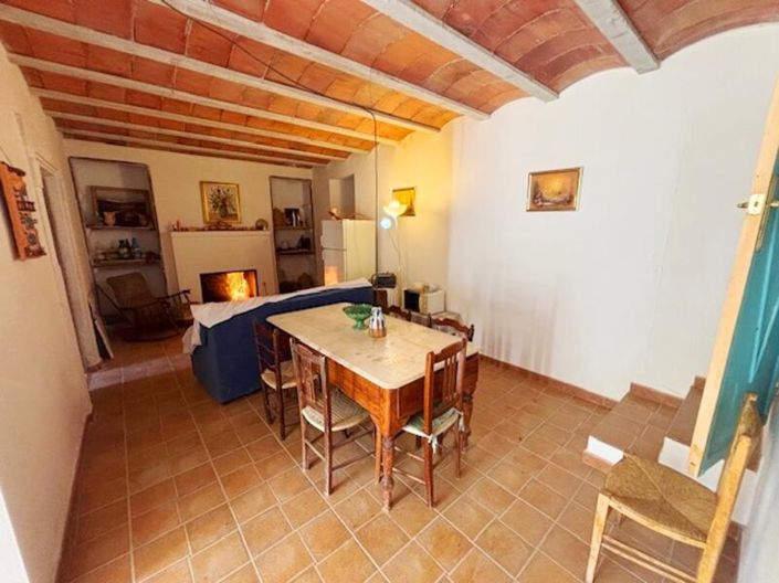 Image No.3-3 Bed Property for sale