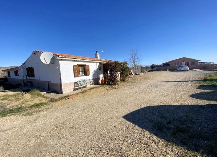 Image No.1-3 Bed Commercial for sale