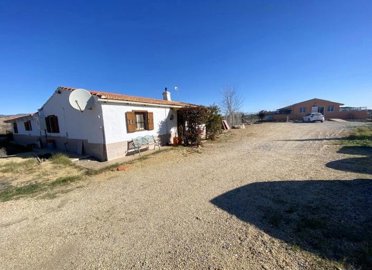 3 Bed Commercial for sale