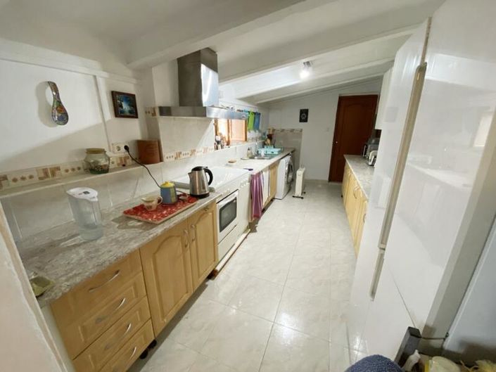 Image No.10-3 Bed Commercial for sale