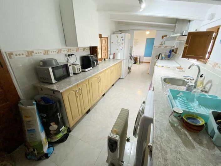 Image No.11-3 Bed Commercial for sale