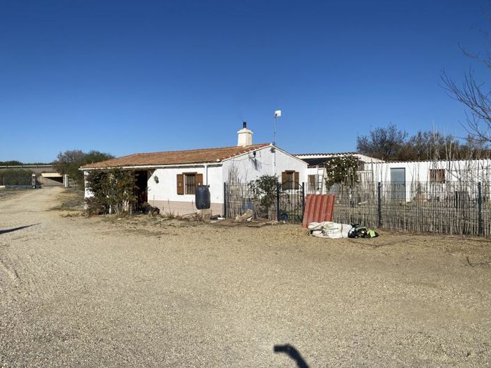 Image No.2-3 Bed Commercial for sale