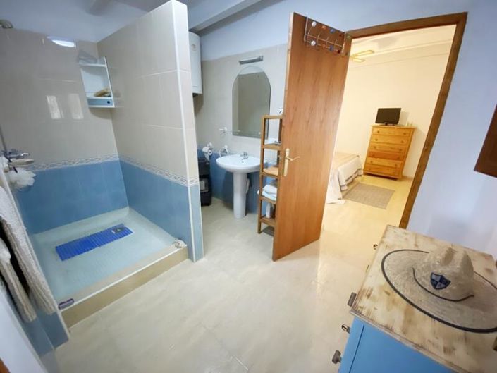 Image No.22-3 Bed Commercial for sale