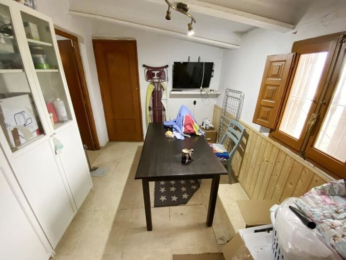 Image No.23-3 Bed Commercial for sale