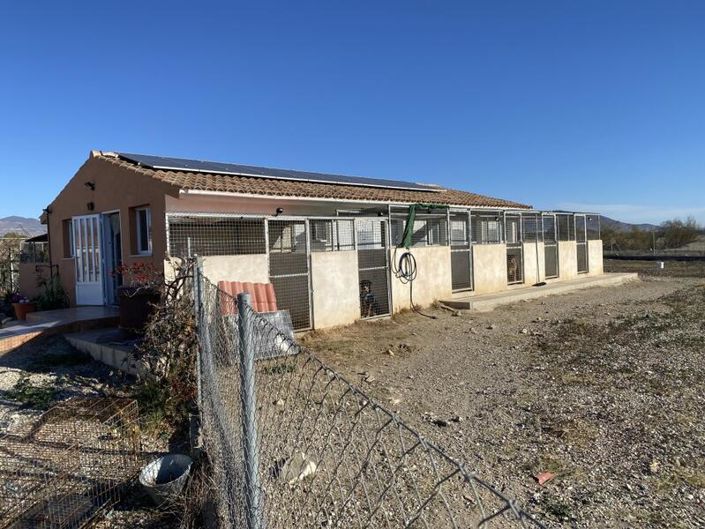 Image No.3-3 Bed Commercial for sale