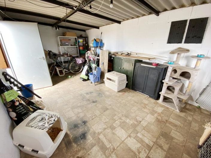 Image No.35-3 Bed Commercial for sale