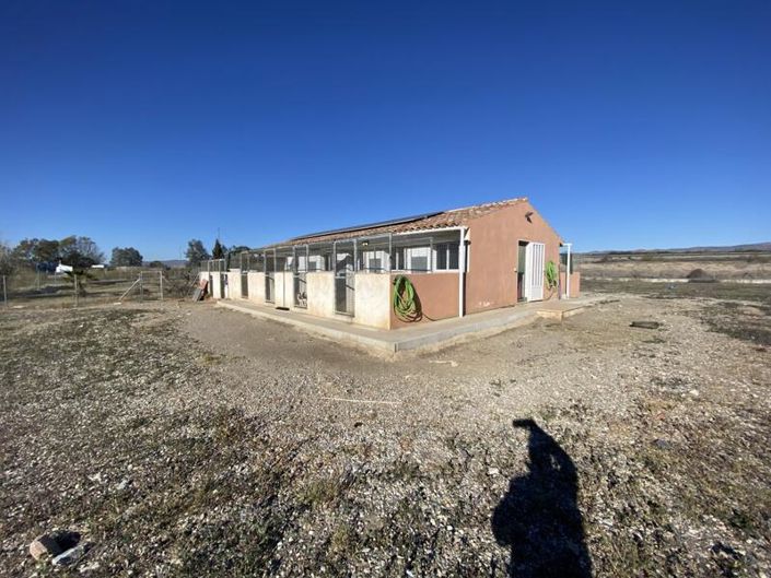 Image No.38-3 Bed Commercial for sale