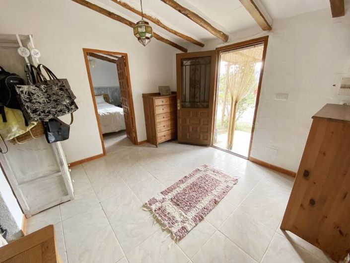 Image No.6-3 Bed Commercial for sale