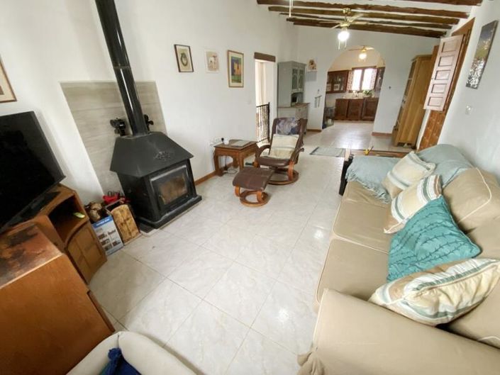 Image No.8-3 Bed Commercial for sale