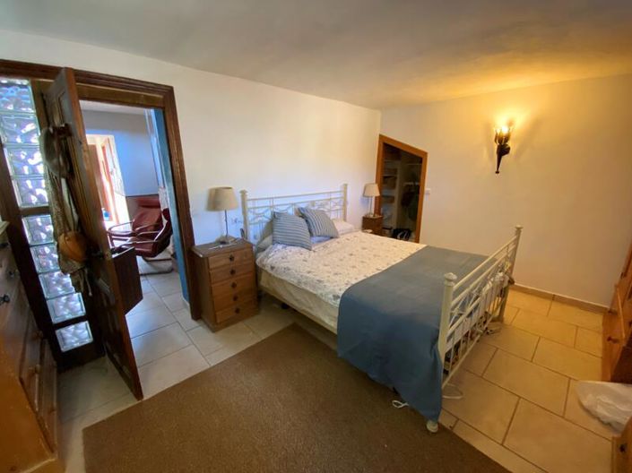 Image No.20-5 Bed Property for sale