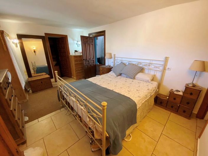 Image No.21-5 Bed Property for sale