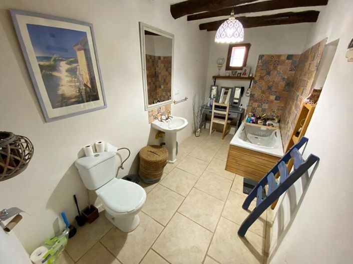 Image No.17-5 Bed Property for sale