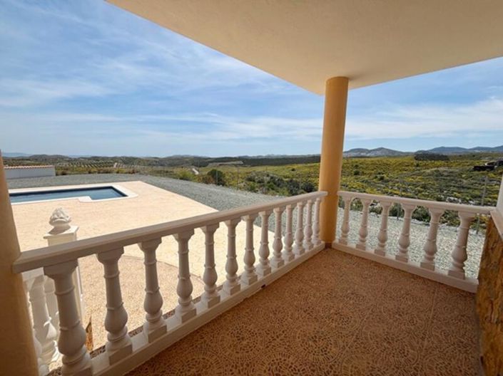 Image No.2-5 Bed Villa for sale