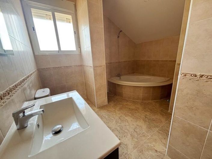 Image No.30-5 Bed Villa for sale