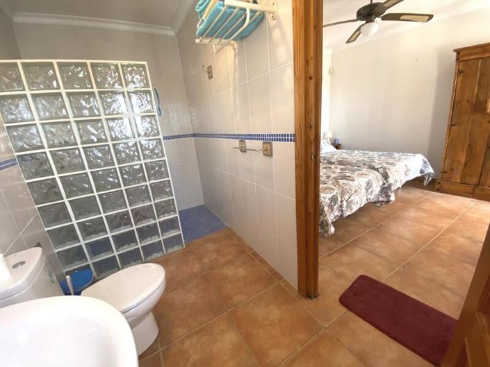 Image No.35-6 Bed Property for sale