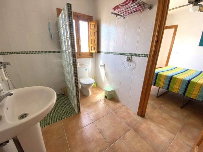 Image No.38-6 Bed Property for sale