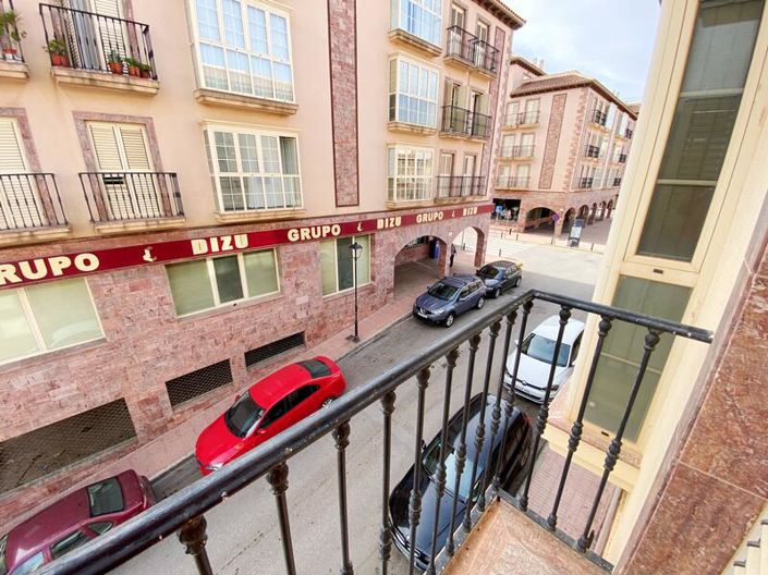 Image No.18-3 Bed Apartment for sale