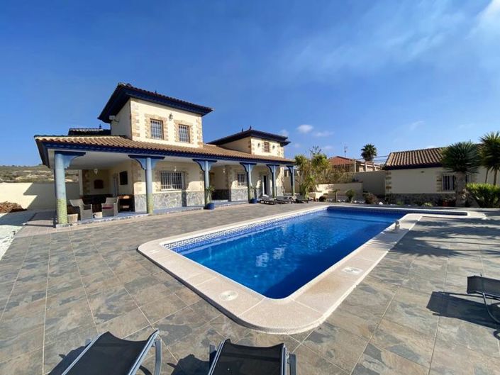Image No.1-Villa de 5 chambres à vendre à Zurgena