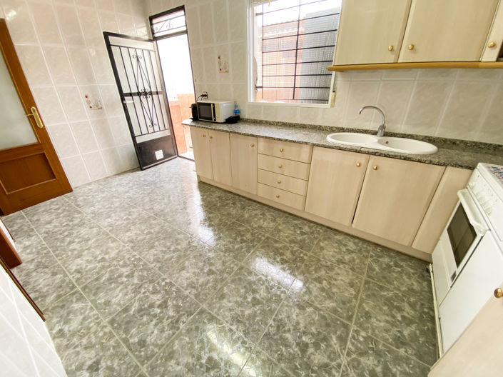 Image No.14-6 Bed Property for sale