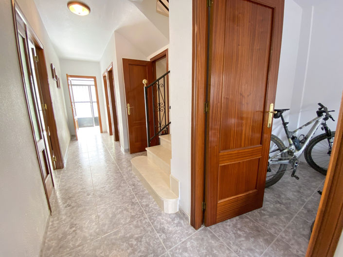 Image No.15-6 Bed Property for sale