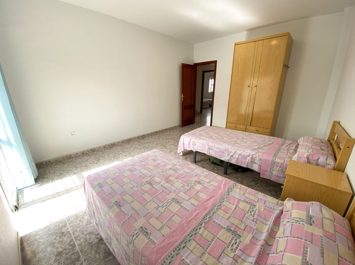 Image No.18-6 Bed Property for sale