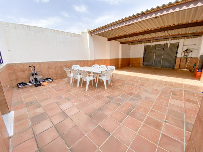 Image No.2-6 Bed Property for sale