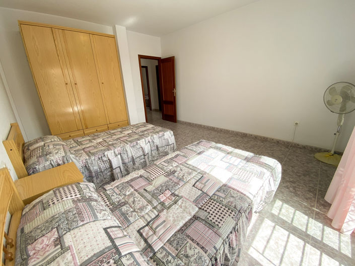 Image No.20-6 Bed Property for sale