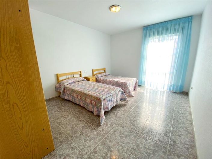 Image No.25-6 Bed Property for sale