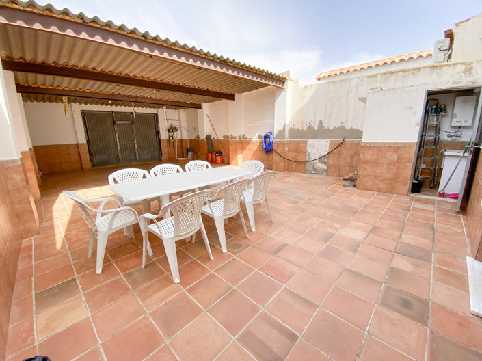 Image No.3-6 Bed Property for sale