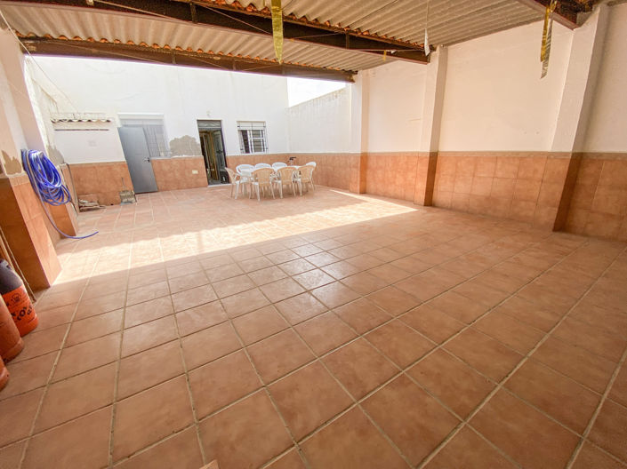 Image No.32-6 Bed Property for sale