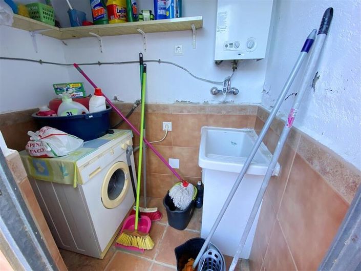 Image No.33-6 Bed Property for sale