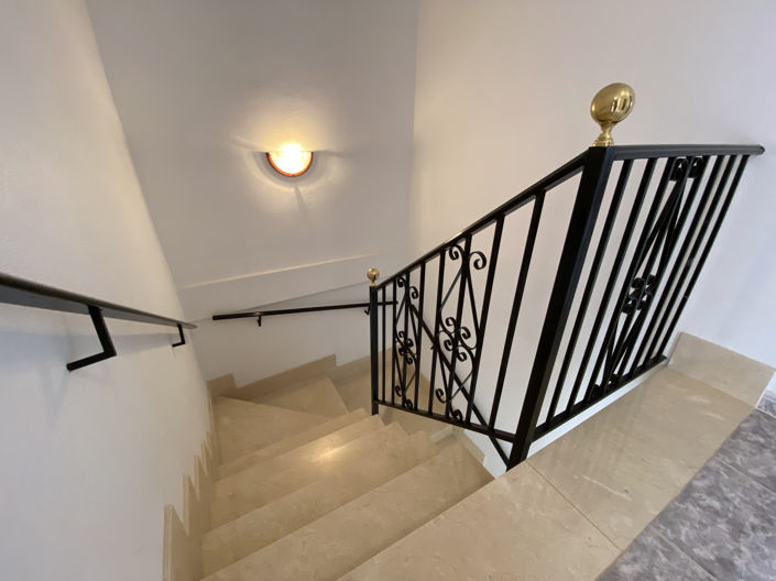 Image No.36-6 Bed Property for sale