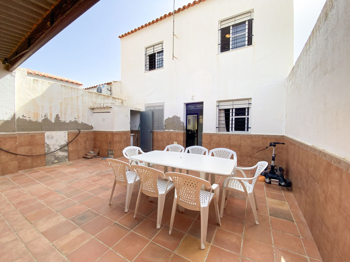Image No.39-6 Bed Property for sale
