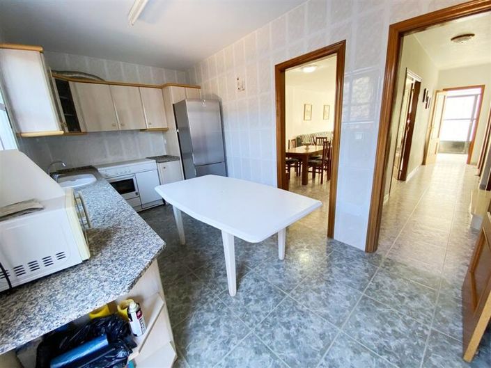 Image No.4-6 Bed Property for sale