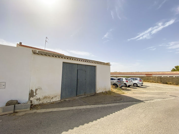 Image No.4-6 Bed Property for sale